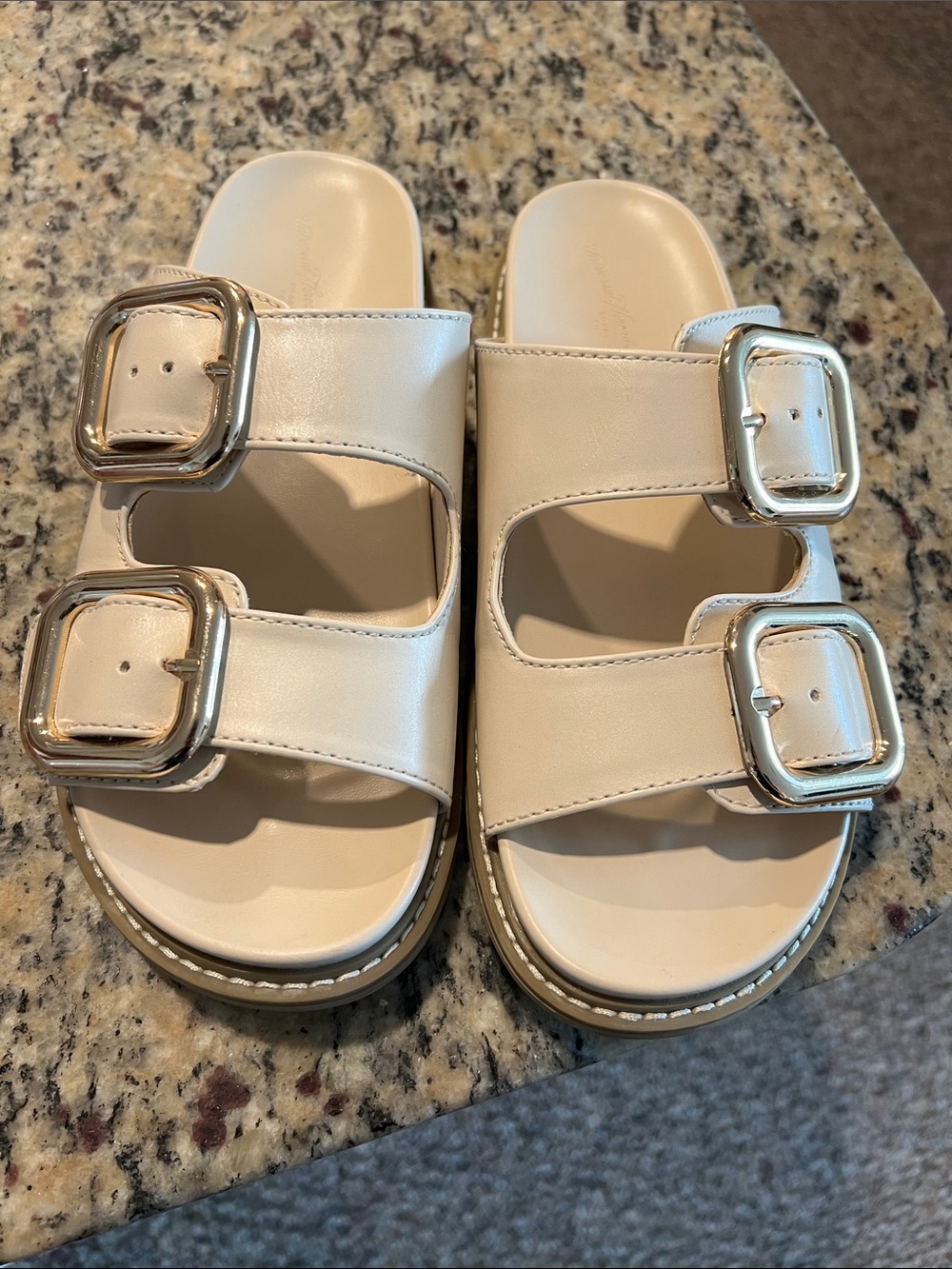 Universal Thread Cream Double-Buckle Slide Sandals